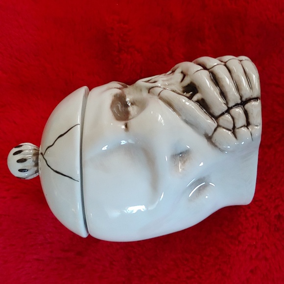 Skull candy jar - Picture 2 of 6